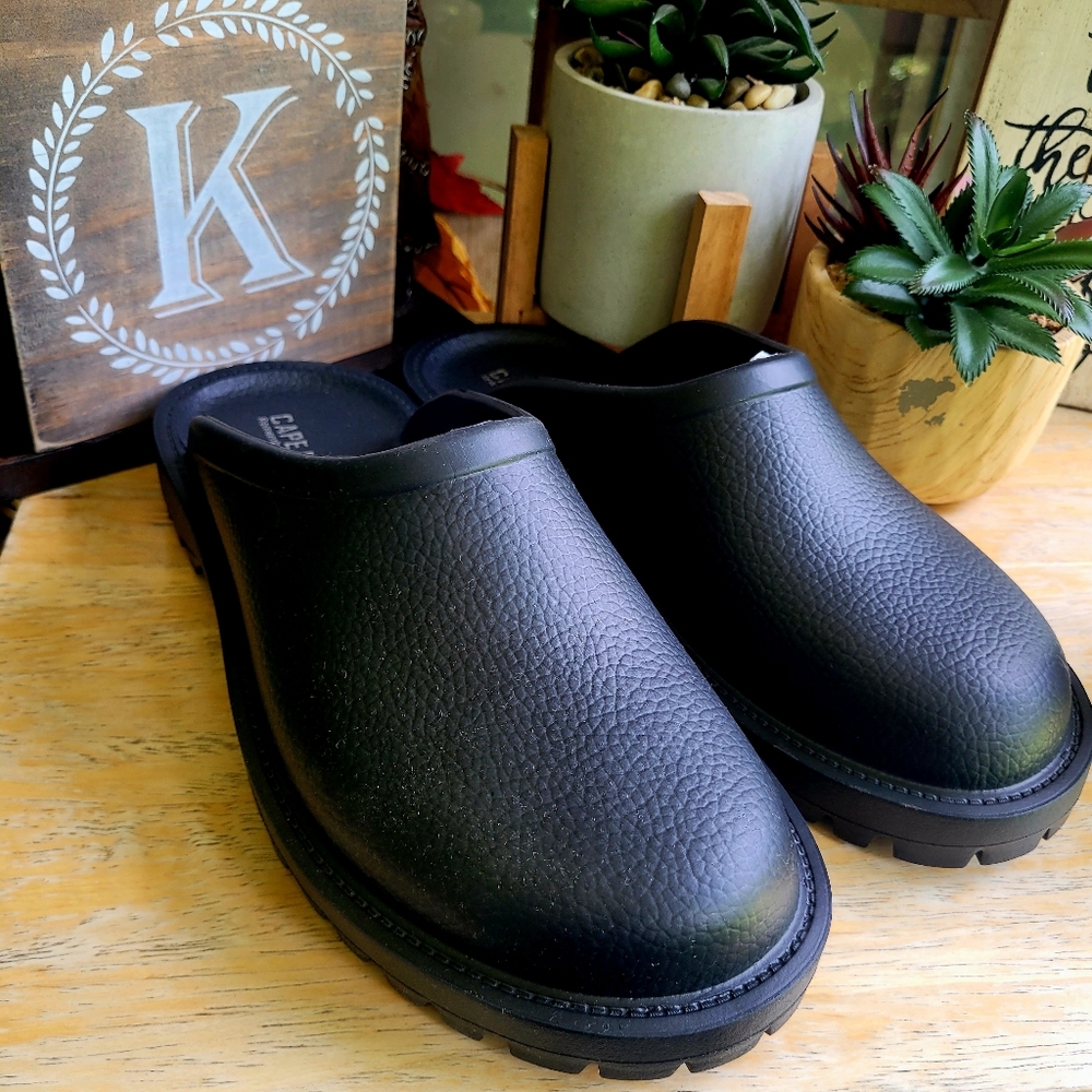 Cape Robbin Black Women's Mules - Picture 7 of 13
